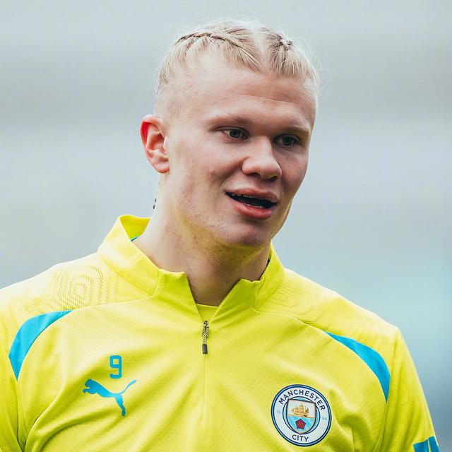 哈兰德本赛季至今直接参与35球，本世纪所有球员赛季同期第3（哈兰德本季已直接参与35球，位居本世纪同阶段第3）