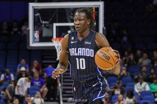 奥格斯堡vs云达不莱梅：马里乌斯-沃尔夫、亚基奇首发，菅原由势、施密德出战（奥格斯堡迎战云达不莱梅：马里乌斯-沃尔夫、亚基奇先发，菅原由势与施密德出场）