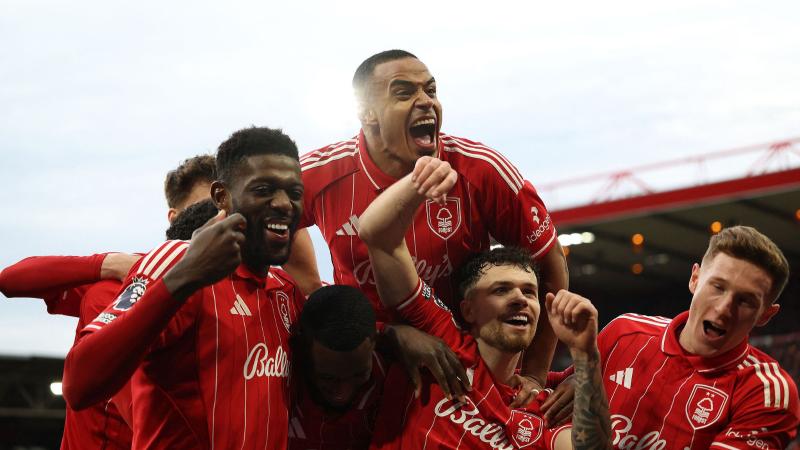 足球巴萨锋线双子星状态火热，联手贡献20球（巴萨锋线双子星火力全开，合力轰入20球）