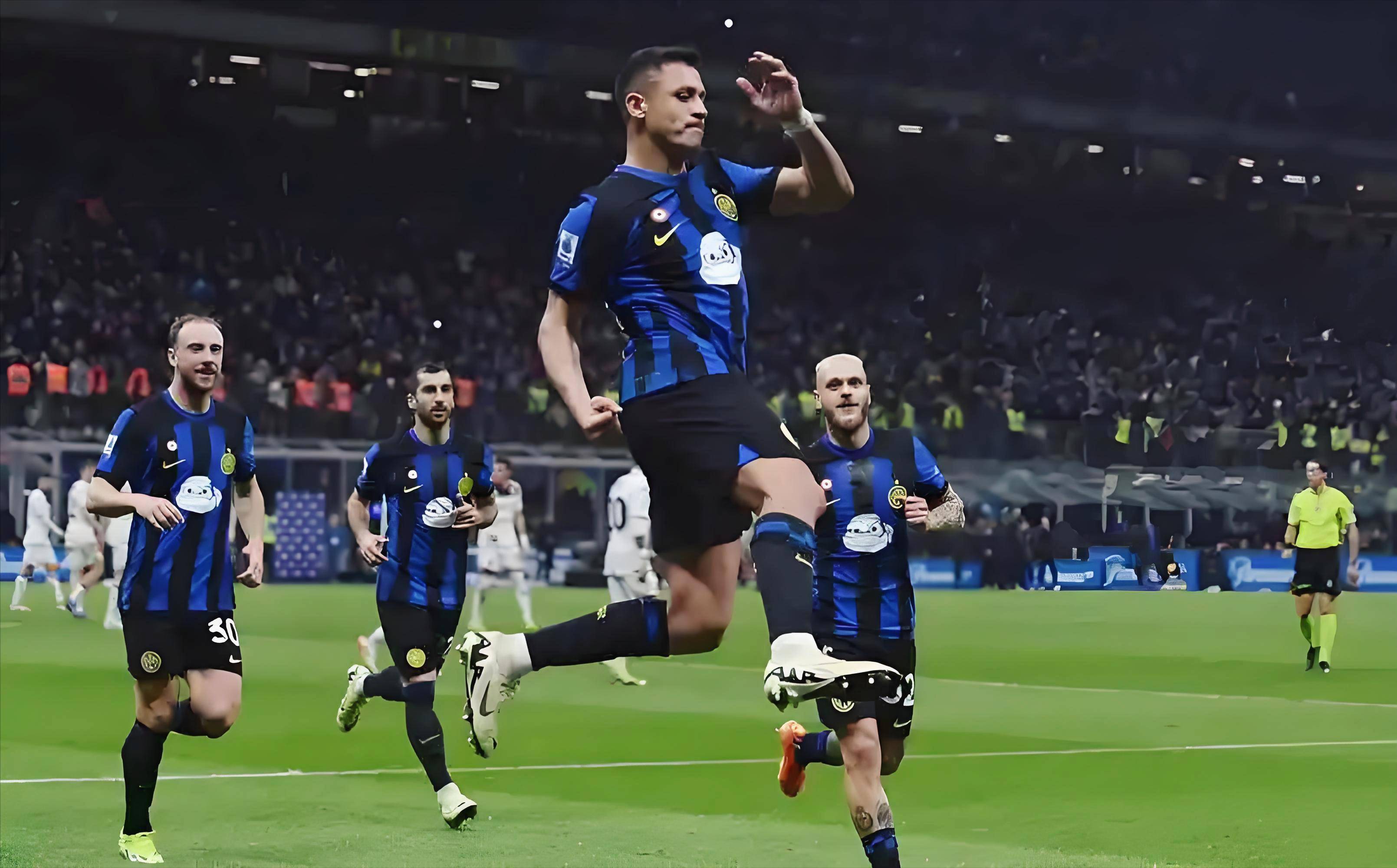 罗马诺：利物浦未与萨拉赫就离队展开谈判，并坚定支持斯洛特（罗马诺：利物浦未就萨拉赫离队进行谈判，继续力挺斯洛特）